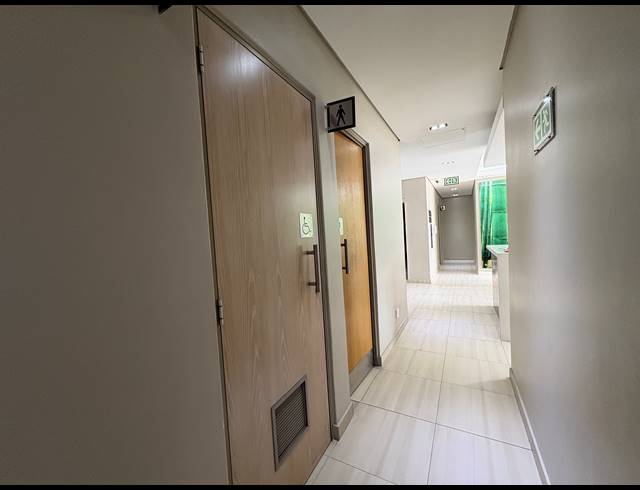 402M² OFFICE TO LET IN CLAREMONT